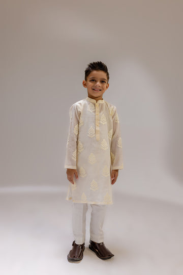 Mekael Embroidered Kurta Set