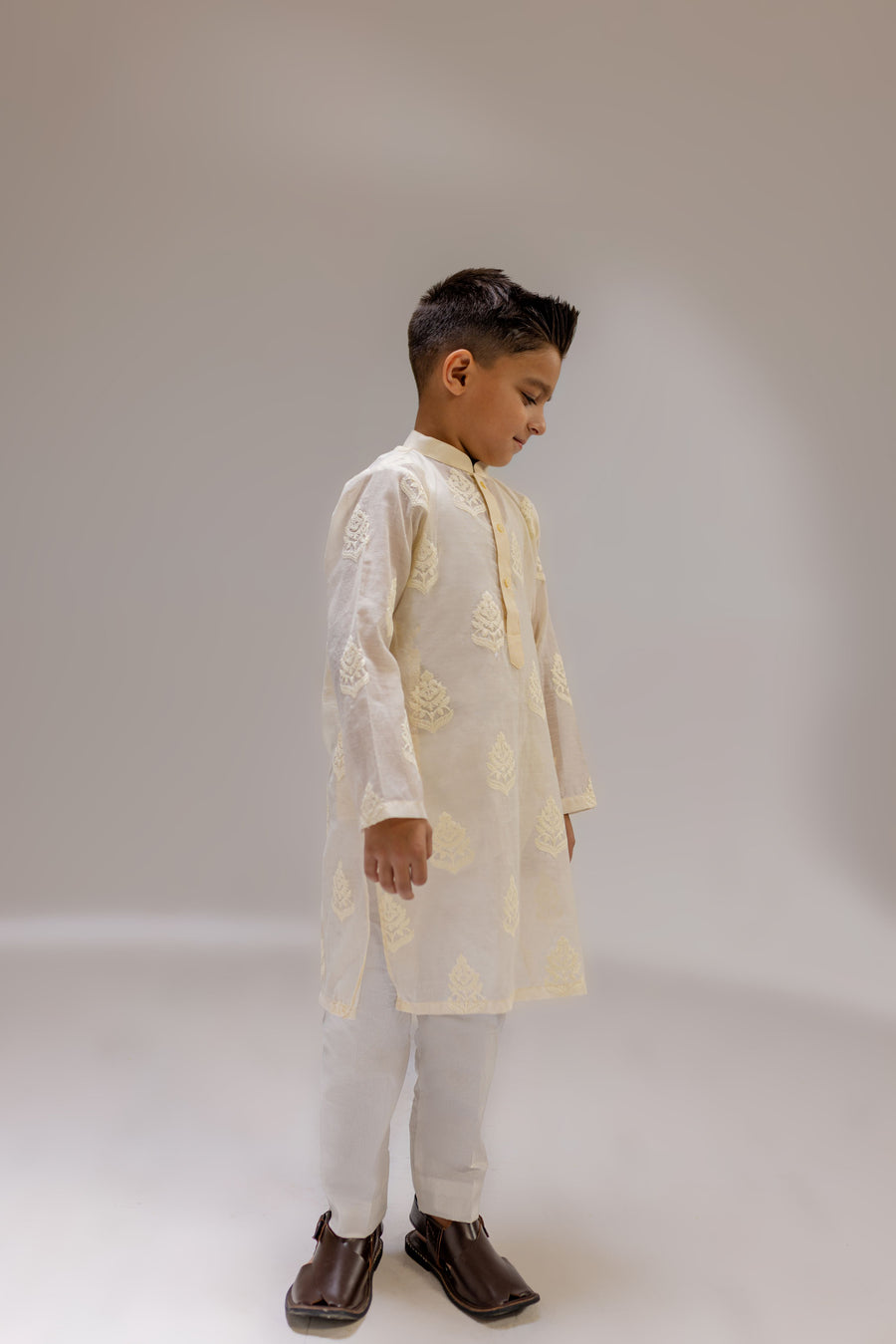 Mekael Embroidered Kurta Set