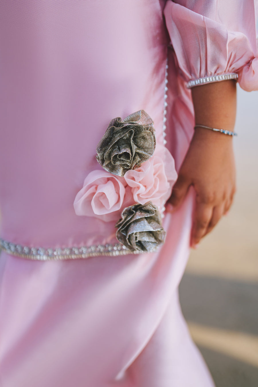 Menaal Floral & Oversized Pearl Set